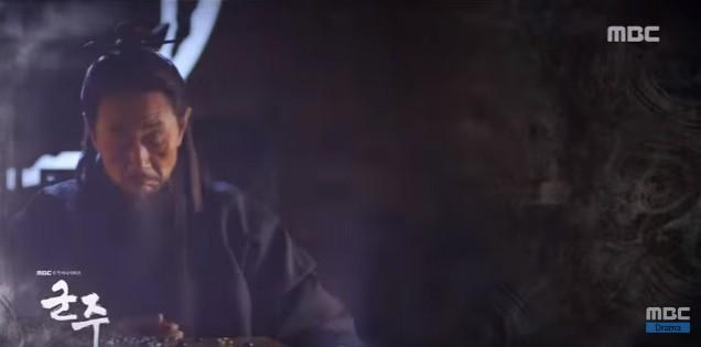 Will Dae Mok find out the whereabouts of Crown Prince Yi Sun in Ruler: Master of the Mask episode 14? Ruler: Master of the Mask