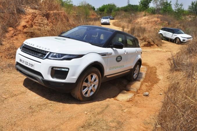 Range Rover Evoque tacking obstacles Range Rover Evoque