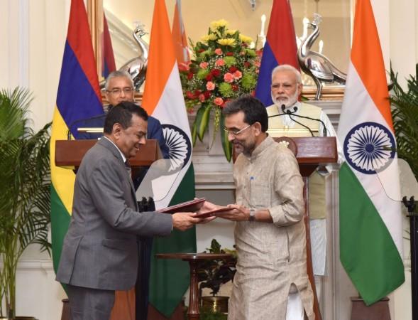 Narendra Modi and the Prime Minister of the Republic of Mauritius, Pravind Kumar Jugnauth witnessing the exchange of agreements, at Hyderabad House, in New Delhi on May 27, 2017. Mauritius, Pravind Kumar Jugnauth, PM Modi, Narendra Modi