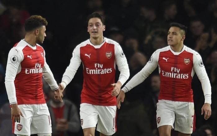 Alex Oxlade-Chamberlain, Mesut Ozil and Alexis Sanchez have only a year remaining on their contracts Alex Oxlade-Chamberlain, Mesut Ozil, Alexis Sanchez, Arsenal, contracts
