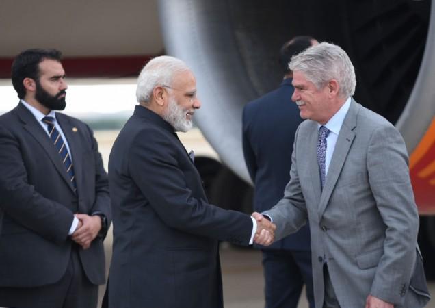Prime Minister Narendra Modi being received by Spanish Foreign Minister Alfonso Dastis on his arrival, in Madrid, Spain, on May 30, 2017. Narendra Modi in Spain