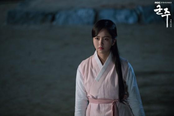 Ruler: Master Of The Mask episodes 37 and 38 might focus on Han Ga Eun. Ruler: Master Of The Mask