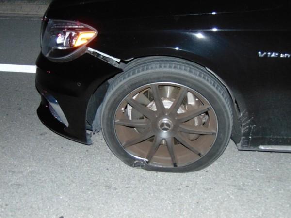 Tiger Woods' damaged car. Tiger Woods, Tiger Woods arrest, Tiger Woods arrest video, golf