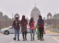 heat wave, hot temperature, rising temperature, hot conditions, temperature soaring, summer, sun stroke, weather, climate, tourism, fta, foreign tourists in india