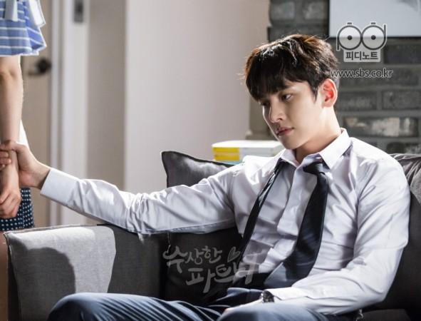 Will Eun Bong Hee and Noh Ji Wook call it quits in Suspicious Partner episodes 21 and 22. Suspicious Partner