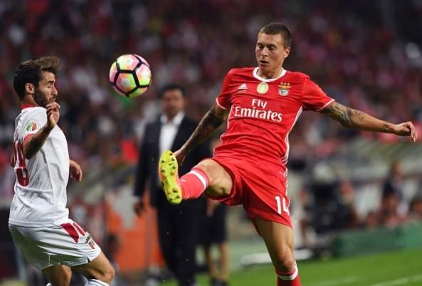 victor lindelof