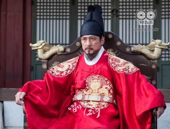 King Hwijong might lock his daughter inside the palace. My Sassy Girl