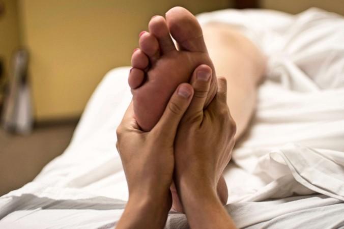 Foot massage bangalore, bengaluru news, prostitution in india, massage parlours in bangalore, bangalore news, india it capital, crime in bangalore, duplicate clothes in india