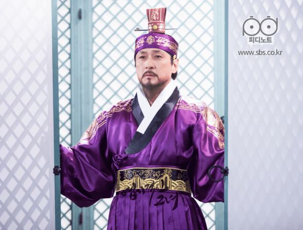 Will King Hwijong fall deeper into the trap set by Queen Park and Minister Jung Ki Joon? My Sassy Girl