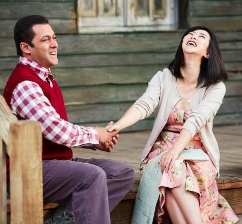 Salman Khan and Zhu Zhu in Tubelight Salman Khan and Zhu Zhu in Tubelight