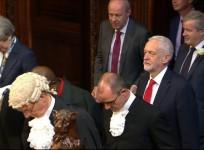 Jeremy Corbyn does not bow during Queens Speech