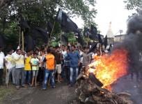Maharashtra farmers' protest on Thane-Badlapur highway