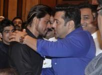 Shah Rukh Khan, Salman Khan at Baba Siddiqui's Iftar party 2014