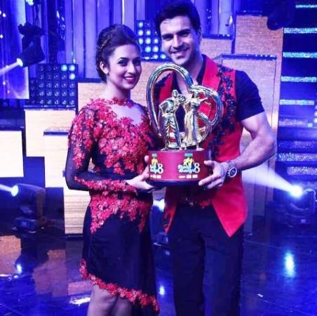 Nach Baliye 8 winners Divyanka Tripathi and Vivek Dahiya Nach Baliye 8 winners, Divyanka Tripathi and Vivek Dahiya