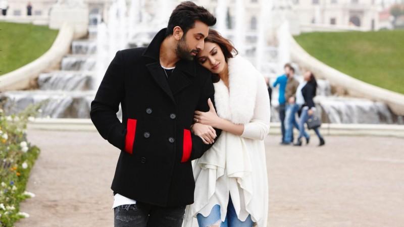 Another picture of Aishwarya Rai Bachchan and Ranbir Kapoor from their HOT  photoshoot surfaces!