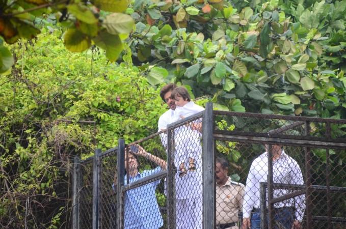 Shah Rukh Khan, AbRam at Mannat greeting fans on Eid Shah Rukh Khan, AbRam at Mannat greeting fans on Eid