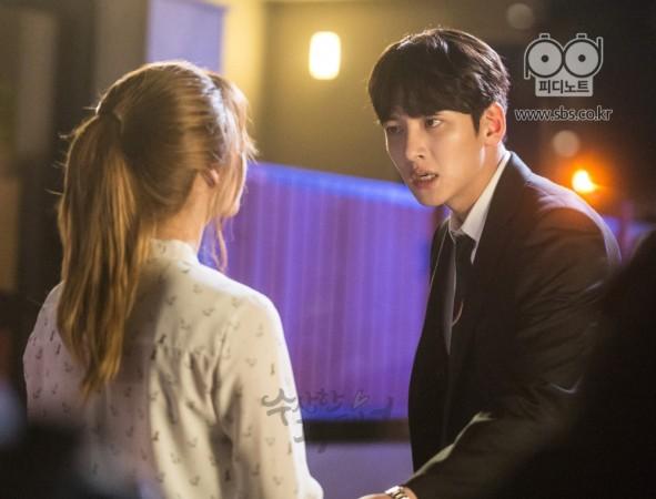 Noh Ji Wook will probably hide the biggest secret of his life from Eun Bong Hee. Suspicious Partner