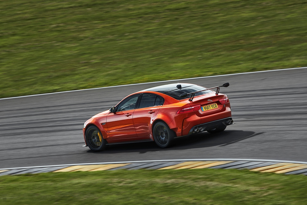 Jaguar XE SV Project 8