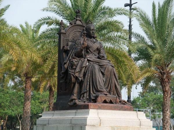 Queen Victoria statue in Hong Kong Queen Victoria statue in Hong Kong