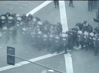 Argentina: Violence erupts on streets of Buenos Aires as leftist protesters clash with police