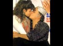 Mahesh Bhatt kisses Pooja Bhatt