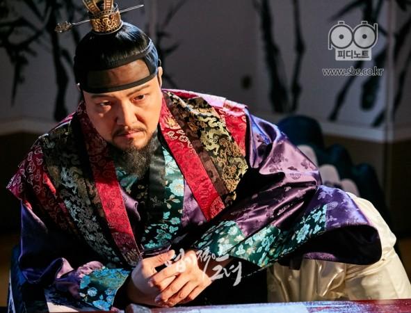 Jung Woong In as Jung Ki Joon in SBS drama My Sassy Girl. My Sassy Girl