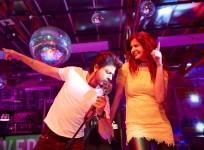 Beech Beech Mein song poster from Jab Harry Met Sejal