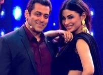 Salman Khan, Mouni Roy