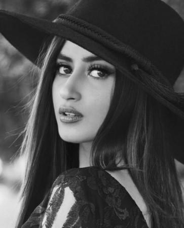 Mom actress Sajal Ali Mom actress Sajal Ali