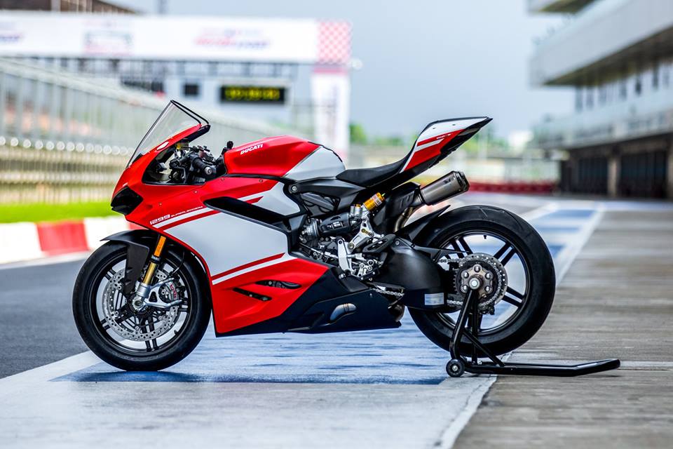 Ducati 1299 Superleggera, Ducati 1299 Superleggera India, Ducati 1299 Superleggera price