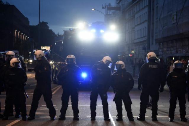 German police forms a human barricade German police