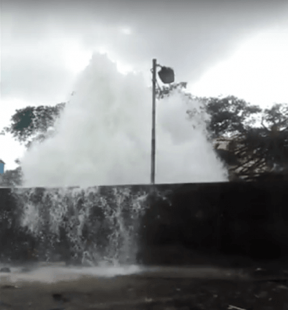Mumbai water pipeline burst on July 7,2017 Mumbai water pipeline burst on July 7,2017