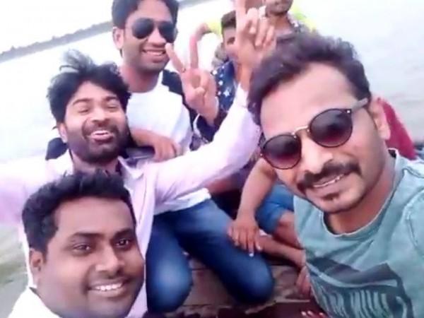 Youth who were celebrating in Vena Dam in Nagpur Boat capsizes in Vena dam