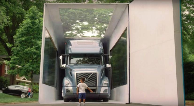 Joel Jovine unboxing the Volvo VNL truck Largest unboxing of an object, Guinness World Record, Volvo trucks