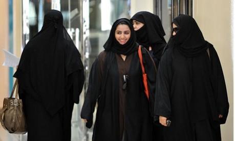 Representational image women in burkha