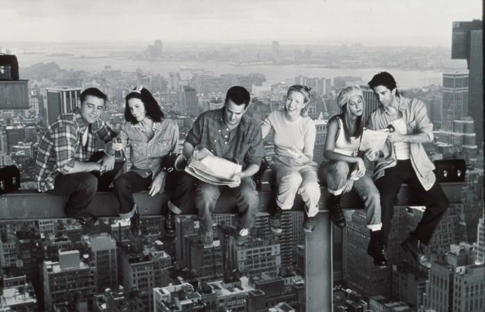 Matthew Perry, Jennifer Aniston, Courteney Cox, Matt Le Blanc, Lisa Kudrow, And David Schwimmer Star In The 'Friends.' Matt LeBlanc