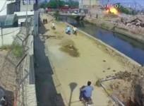 CCTV footage shows moment suicide bomber hit Lahore, Pakistan