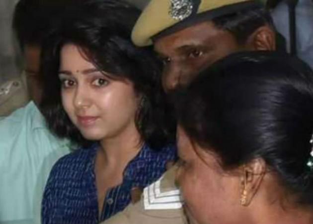<span>Charmme</span> <span>Kaur</span> in <span>Abkari</span> <span>Bhavan</span> Charmme Kaur in Abkari Bhavan