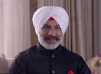 Pawan Malhotra in Mubarakan