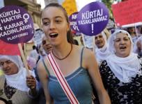 Turkish women protesting
