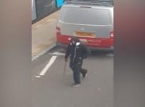 Brave unarmed police officers chase machete-wielding man