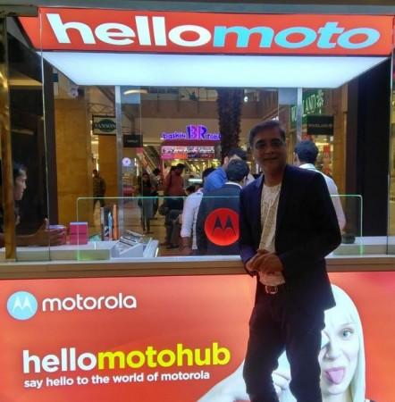 Motorola's opens 6 exclusive 'Moto Hub' stores in India; In Photo: Sudhin Mathur, Managing Director, Motorola Mobility India at the launch of Moto Hub in The Great India Place, Noida, New Delhi, on 3rd August, 2017 Motorola, Moto Hub, India, showroom, Motorola service center