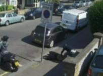 CCTV captures shocking robbery outside Hindu temple in London