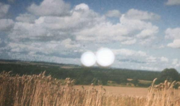 Exclusive photo showing UFOs flying over crop circles on August 10, 2017 ufo, Wiltshire , crop circle,