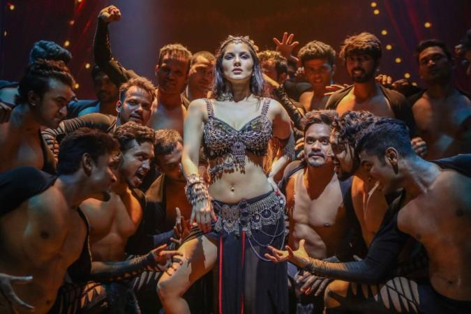 Sunny Leone in Bhoomi song Trippy Trippy Sunny Leone in Bhoomi song Trippy Trippy