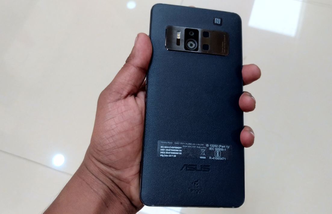 Asus Zenfone AR Review: Leather finish back side shell of the device Asus Zenfone AR, Zenfone AR review, Zenfone AR first impression