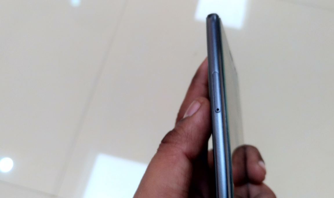 Asus Zenfone AR Review: Left side of the the phone with SIM tray Asus Zenfone AR, Zenfone AR review, Zenfone AR first impression