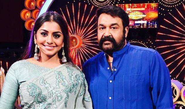 Actress Meera Nandan and superstar Mohanlal during the shooting of Lalsalam show. Lalsalam, Mohanlal, Amrita TV, Meera Nandan