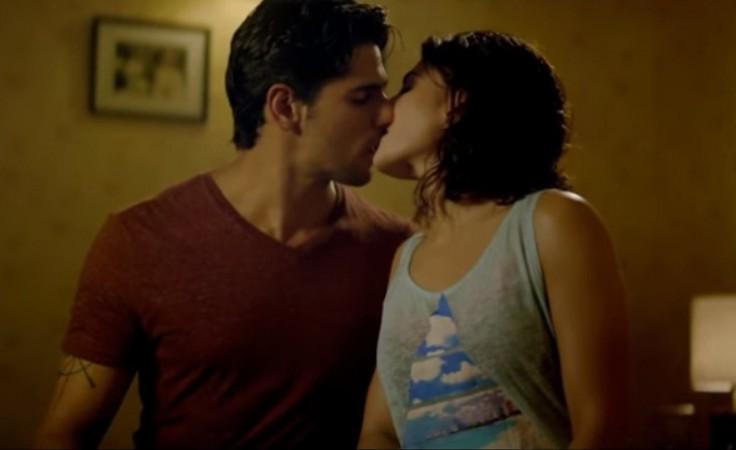 When Sidharth Malhotra, Jacqueline Fernandez can&#39;t stop kissing in A Gentleman - IBTimes India
