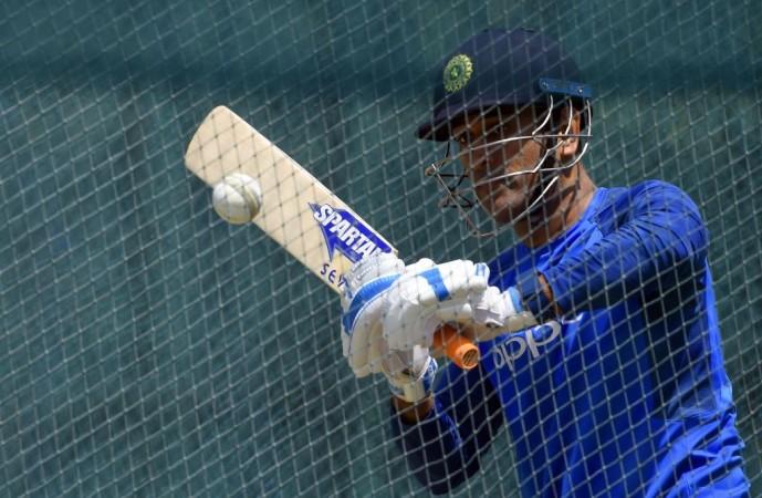MS Dhoni. MS Dhoni, India vs Australia